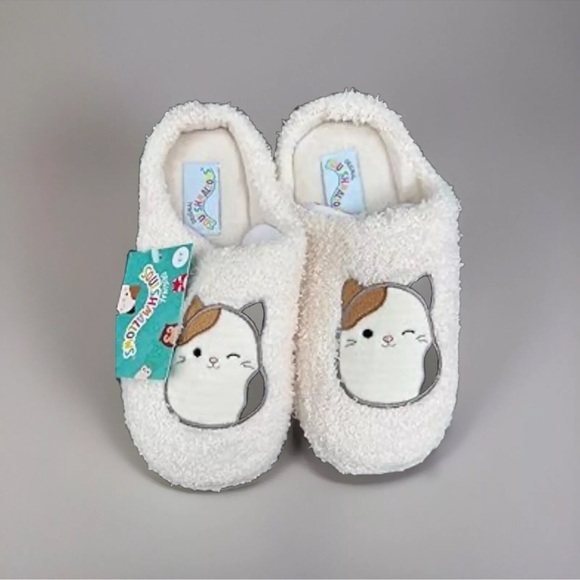 Squishmallows Other - Original Squishmallows Kids Size Youth 11-12 Slippers Ivory Tabby Cat